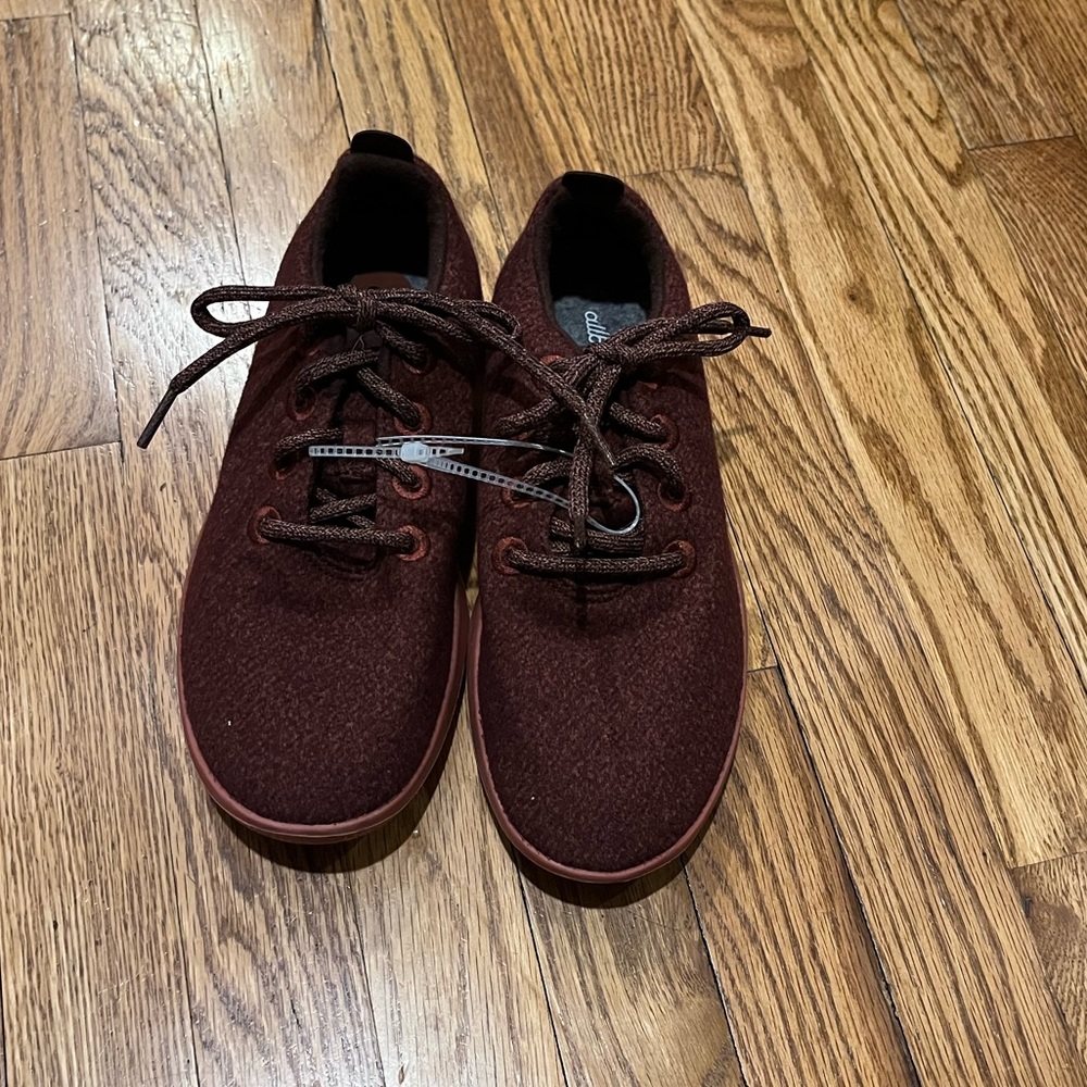 Allbirds wool hazy burgundy runner sneakers size 8
